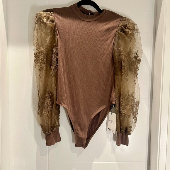 SHEIN Motf body suit with puff sleeves - Picture 1 of 3